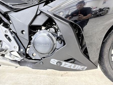 スズキ GSX250R GSX250R 2021年モデル スモークスクリーン グラブoー マルチバー USBポート 17