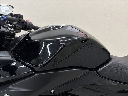 スズキ GSX250R GSX250R 2021年モデル スモークスクリーン グラブoー マルチバー USBポート 33