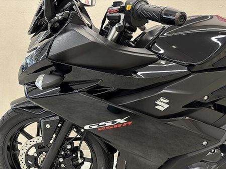 スズキ GSX250R GSX250R 2021年モデル スモークスクリーン グラブoー マルチバー USBポート 36