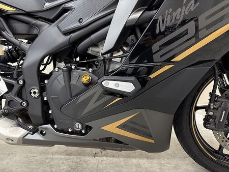カワサキ ZX-25R NINJA ZX-25RSE ゼログラビティ製スクリーン 前後カメラ付きドラレコ LEDウ 17
