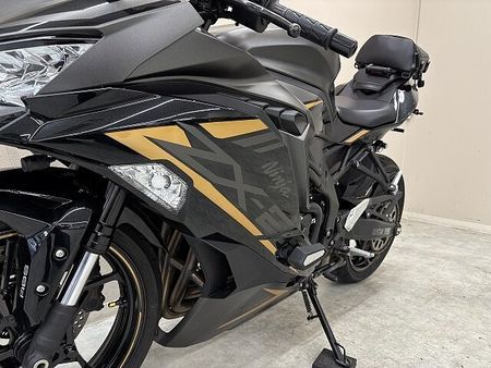 カワサキ ZX-25R NINJA ZX-25RSE ゼログラビティ製スクリーン 前後カメラ付きドラレコ LEDウ 35