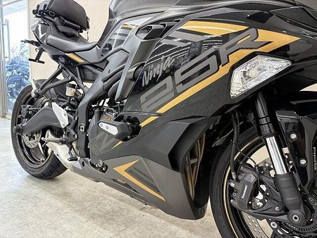 カワサキ ZX-25R NINJA ZX-25RSE ゼログラビティ製スクリーン 前後カメラ付きドラレコ LEDウ 10