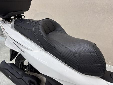 ホンダ PCX125 PCX125 カスタムシート ロッドホルダー トップケース装備!! 18