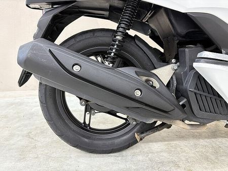 ホンダ PCX125 PCX125 カスタムシート ロッドホルダー トップケース装備!! 20