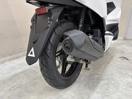 ホンダ PCX125 PCX125 カスタムシート ロッドホルダー トップケース装備!! 21