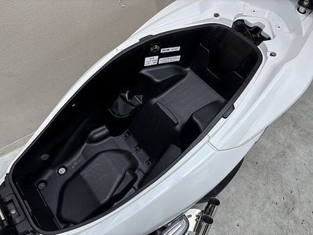 ホンダ PCX125 PCX125 カスタムシート ロッドホルダー トップケース装備!! 26