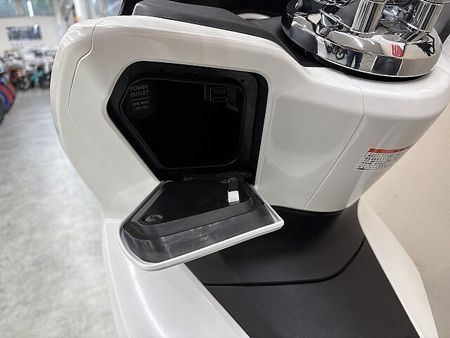 ホンダ PCX125 PCX125 カスタムシート ロッドホルダー トップケース装備!! 27