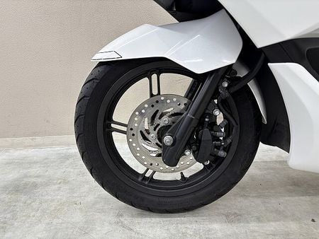 ホンダ PCX125 PCX125 カスタムシート ロッドホルダー トップケース装備!! 30
