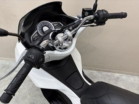 ホンダ PCX125 PCX125 カスタムシート ロッドホルダー トップケース装備!! 32
