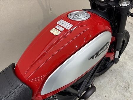 ドゥカティ Scrambler Urban Enduro スクランブラーアイコン メーターバイザー フェンダーレスキット装備 17