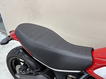 ドゥカティ Scrambler Urban Enduro スクランブラーアイコン メーターバイザー フェンダーレスキット装備 18