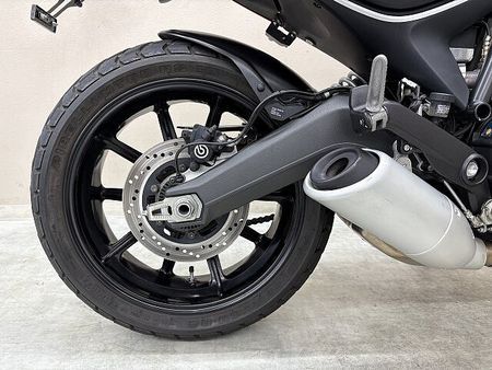 ドゥカティ Scrambler Urban Enduro スクランブラーアイコン メーターバイザー フェンダーレスキット装備 21
