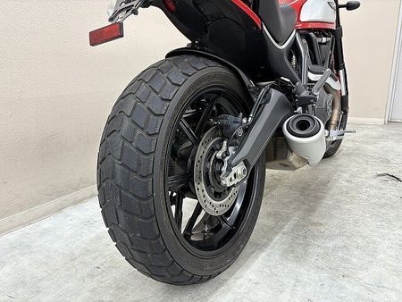 ドゥカティ Scrambler Urban Enduro スクランブラーアイコン メーターバイザー フェンダーレスキット装備 23