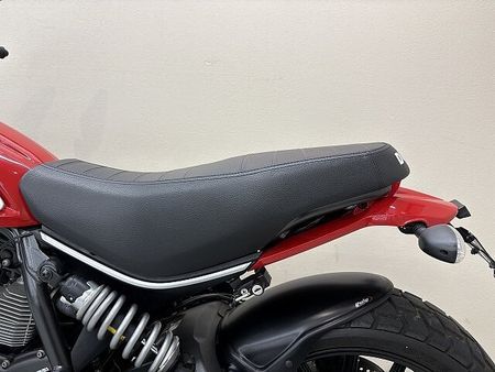 ドゥカティ Scrambler Urban Enduro スクランブラーアイコン メーターバイザー フェンダーレスキット装備 25