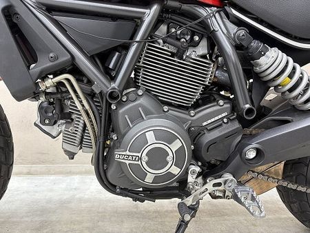 ドゥカティ Scrambler Urban Enduro スクランブラーアイコン メーターバイザー フェンダーレスキット装備 29