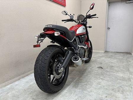 ドゥカティ Scrambler Urban Enduro スクランブラーアイコン メーターバイザー フェンダーレスキット装備 4
