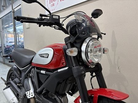 ドゥカティ Scrambler Urban Enduro スクランブラーアイコン メーターバイザー フェンダーレスキット装備 8