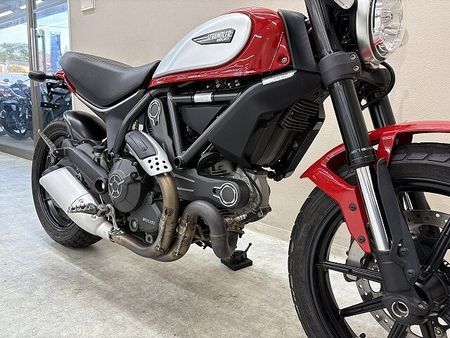 ドゥカティ Scrambler Urban Enduro スクランブラーアイコン メーターバイザー フェンダーレスキット装備 9