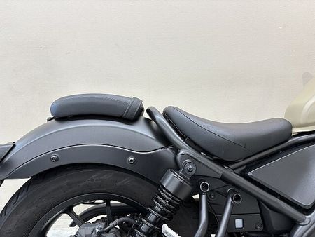 ホンダ レブル 250 レブル250 ABS グリップヒーター バックサポート USBポート装備 19