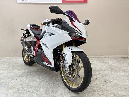 ホンダ CBR250RR (MC51) CBR250RR【マル得】 アクラポヴィッチ製マフラー 純正OPクイックシフター USBポ 2