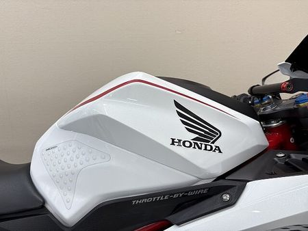ホンダ CBR250RR (MC51) CBR250RR【マル得】 アクラポヴィッチ製マフラー 純正OPクイックシフター USBポ 17