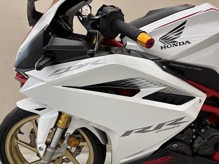 ホンダ CBR250RR (MC51) CBR250RR【マル得】 アクラポヴィッチ製マフラー 純正OPクイックシフター USBポ 31