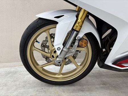 ホンダ CBR250RR (MC51) CBR250RR【マル得】 アクラポヴィッチ製マフラー 純正OPクイックシフター USBポ 33