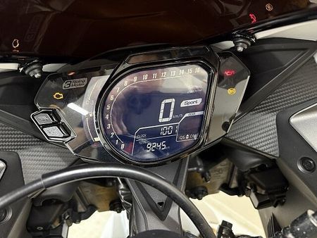ホンダ CBR250RR (MC51) CBR250RR【マル得】 アクラポヴィッチ製マフラー 純正OPクイックシフター USBポ 38