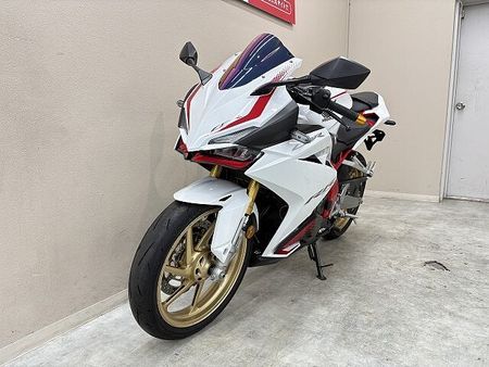 ホンダ CBR250RR (MC51) CBR250RR【マル得】 アクラポヴィッチ製マフラー 純正OPクイックシフター USBポ 5
