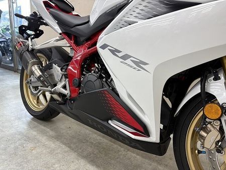ホンダ CBR250RR (MC51) CBR250RR【マル得】 アクラポヴィッチ製マフラー 純正OPクイックシフター USBポ 9