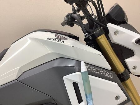ホンダ グロム グロム キタコ製マフラー フェンダーレスキット USBポート装備 18