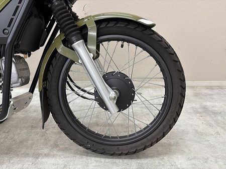 ホンダ クロスカブ110 クロスカブ110 ヨシムラ製マフラー YSS製リアショック ライトガード センターキャリア 16