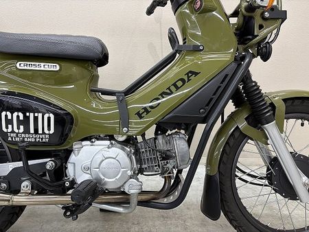 ホンダ クロスカブ110 クロスカブ110 ヨシムラ製マフラー YSS製リアショック ライトガード センターキャリア 17