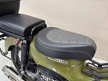 ホンダ クロスカブ110 クロスカブ110 ヨシムラ製マフラー YSS製リアショック ライトガード センターキャリア 20