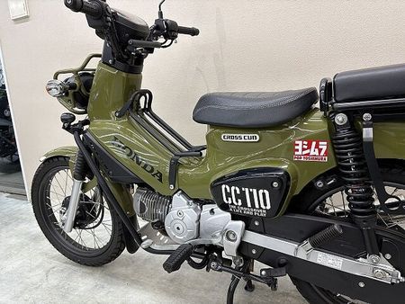 ホンダ クロスカブ110 クロスカブ110 ヨシムラ製マフラー YSS製リアショック ライトガード センターキャリア 27