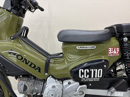 ホンダ クロスカブ110 クロスカブ110 ヨシムラ製マフラー YSS製リアショック ライトガード センターキャリア 28
