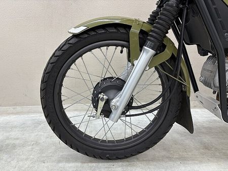 ホンダ クロスカブ110 クロスカブ110 ヨシムラ製マフラー YSS製リアショック ライトガード センターキャリア 31