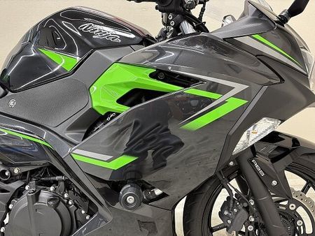 カワサキ ニンジャ 400 NINJA400 2019年モデル フレームスライダー マルチバー USBポート装備 15