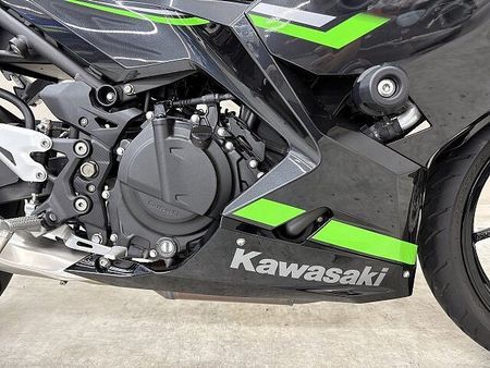 カワサキ ニンジャ 400 NINJA400 2019年モデル フレームスライダー マルチバー USBポート装備 16
