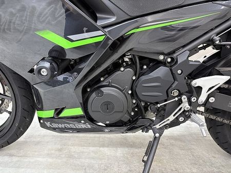 カワサキ ニンジャ 400 NINJA400 2019年モデル フレームスライダー マルチバー USBポート装備 31
