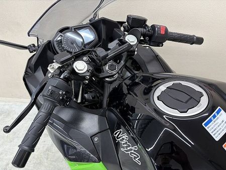 カワサキ ニンジャ 400 NINJA400 2019年モデル フレームスライダー マルチバー USBポート装備 37