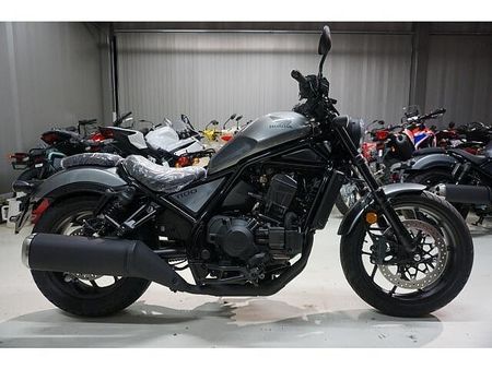 ホンダ レブル1100 抜群のスタイルと迫力あるエンジンを誇るシリーズ上位のレブルは充実な装備と足つき性が魅力です 1