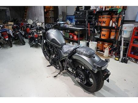 ホンダ レブル1100 抜群のスタイルと迫力あるエンジンを誇るシリーズ上位のレブルは充実な装備と足つき性が魅力です 13