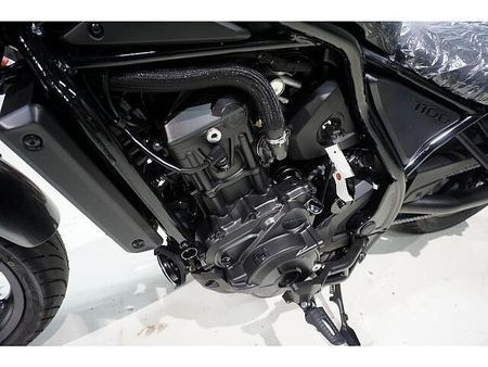 ホンダ レブル1100 抜群のスタイルと迫力あるエンジンを誇るシリーズ上位のレブルは充実な装備と足つき性が魅力です 21