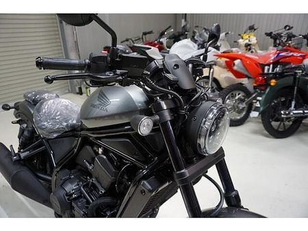 ホンダ レブル1100 抜群のスタイルと迫力あるエンジンを誇るシリーズ上位のレブルは充実な装備と足つき性が魅力です 9