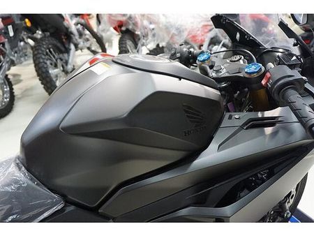 ホンダ CBR250RR (MC51) 店舗記念特典として、ETC&クイックシフター(部品&工賃67,000円相当)付 21