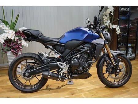 ホンダ CB250R 店舗記念特典として、全国配送料無料(北海道・沖縄・離島は別途1.5万円要)です 1