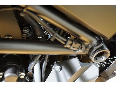 ホンダ CB250R 店舗記念特典として、全国配送料無料(北海道・沖縄・離島は別途1.5万円要)です 16