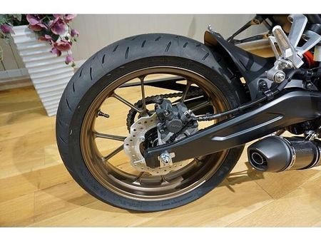 ホンダ CB250R 店舗記念特典として、全国配送料無料(北海道・沖縄・離島は別途1.5万円要)です 25