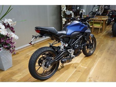 ホンダ CB250R 店舗記念特典として、全国配送料無料(北海道・沖縄・離島は別途1.5万円要)です 7